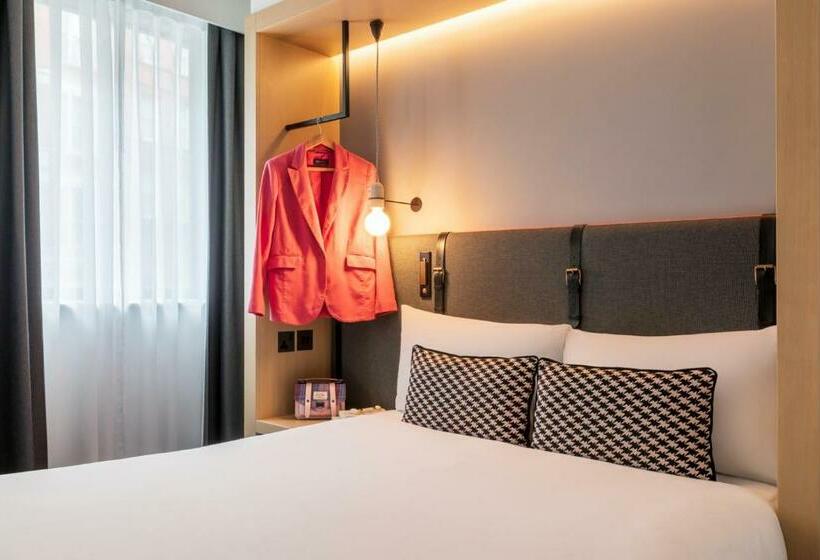 Номер Deluxe, Assembly Leicester Square