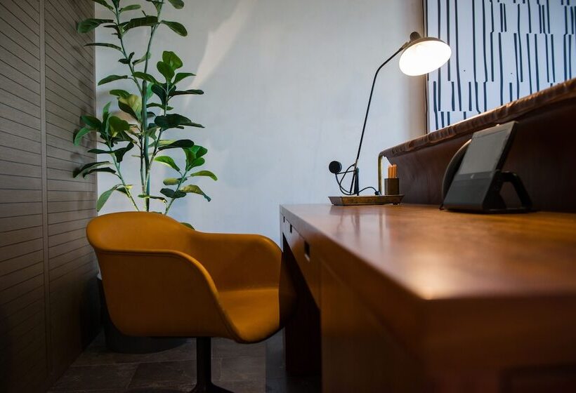 Junior Suite King Bed