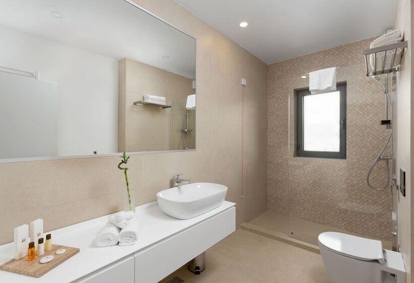 2 Bedroom Suite with Balcony, Athina Suites