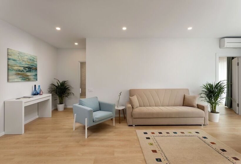 اتاق خانوادگی, Athina Suites