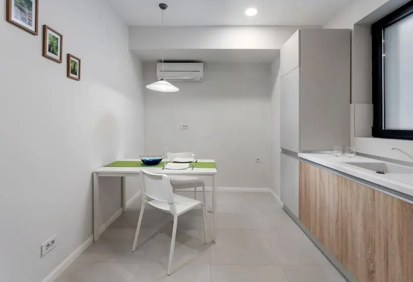 اتاق استاندارد با بالکن, Athina Suites