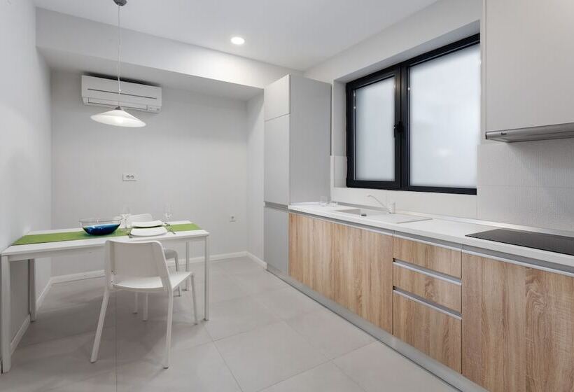 اتاق استاندارد با بالکن, Athina Suites