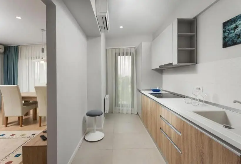 اتاق خانوادگی, Athina Suites