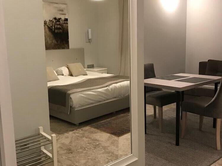 استودیوی استاندارد, Delight Deluxe Hotel & Spa