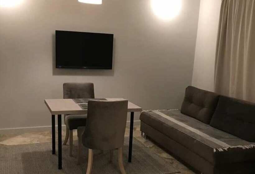 استودیوی استاندارد, Delight Deluxe Hotel & Spa