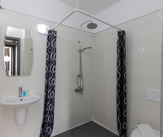 اتاق استاندارد سه نفره, Delight Deluxe Hotel & Spa