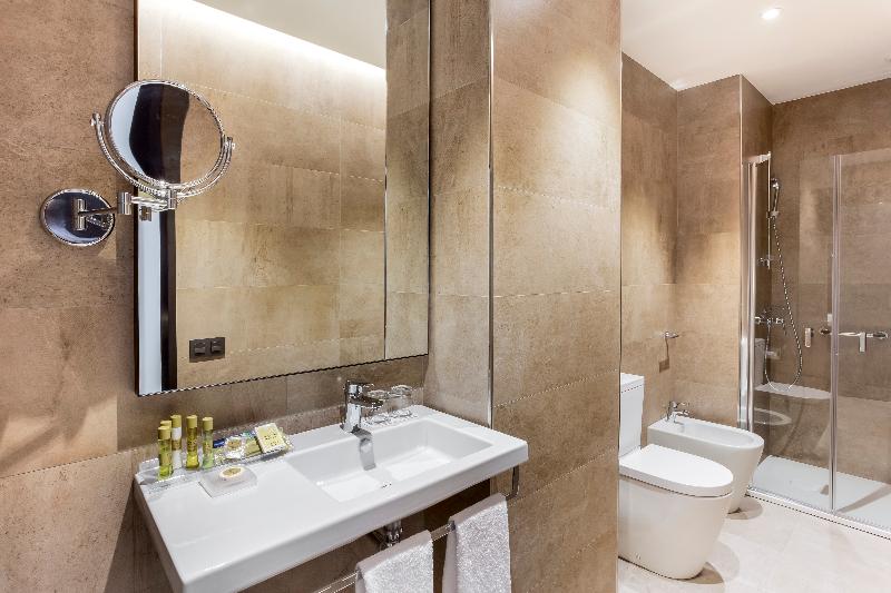 اتاق پرمیوم, Eurostars Azahar