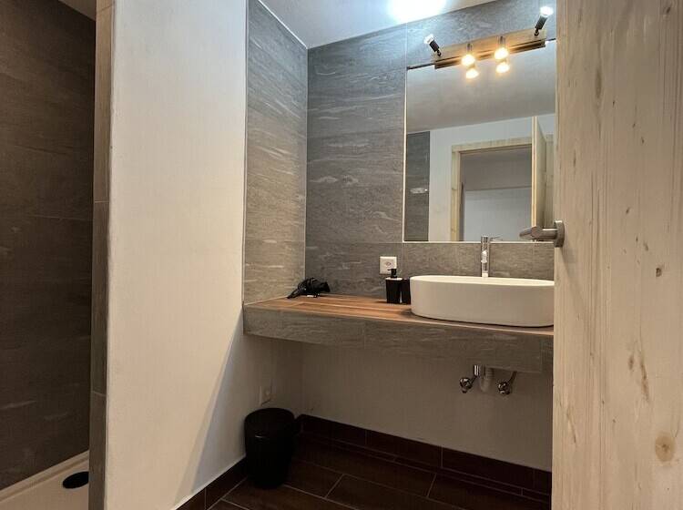 スーペリアの４人部屋, Mountain Lodge Sedrun