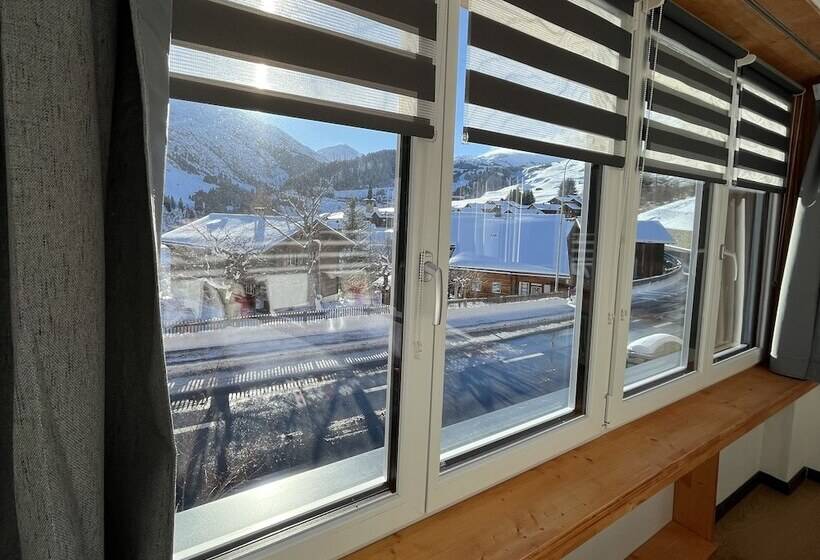 四人高级间, Mountain Lodge Sedrun
