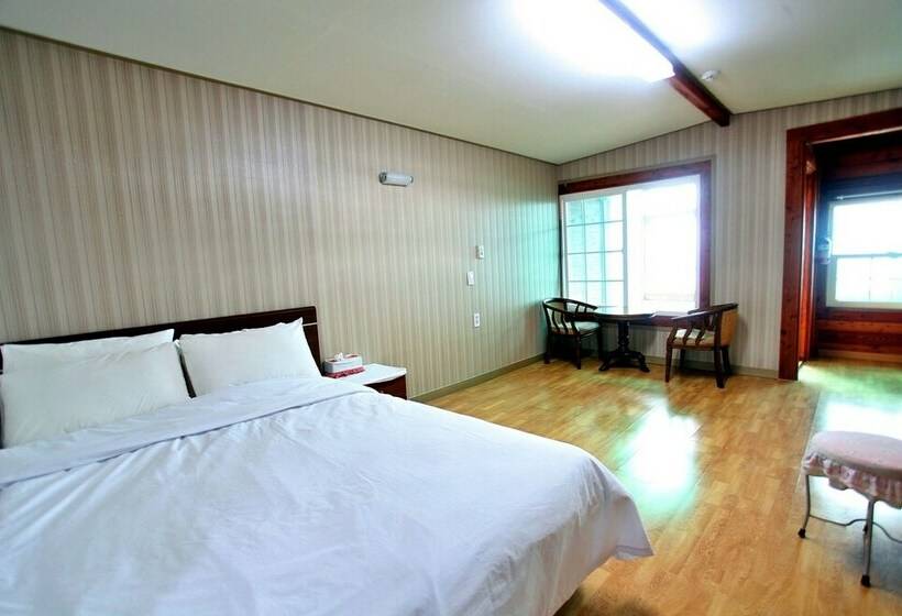 اتاق اکونومی, Windmill & Sea Pension