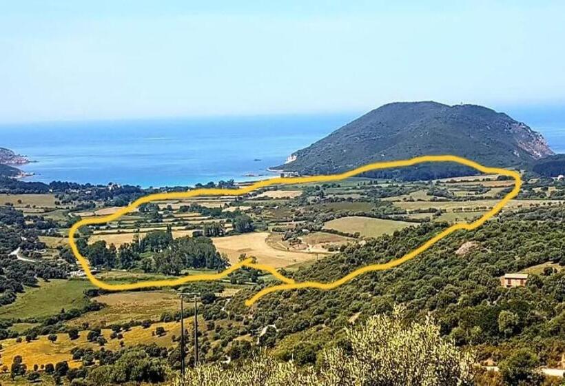 منزل غرفة نوم واحدة, Ferme De Chiuni