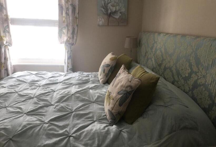 Номер Стандарт, Ship Inn