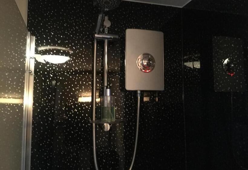 Номер Стандарт, Ship Inn