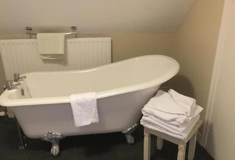 Четырехместный Номер Стандарт, Ship Inn