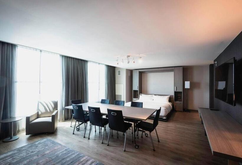 מיטת קינג בסוויטה, Residence Inn by Marriott Nashville Downtown/Convention Center