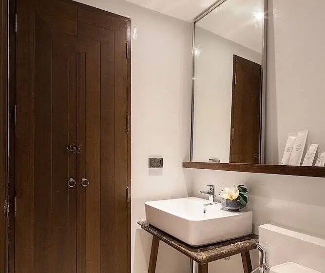 اتاق لوکس با بالکن, Aksorn Rayong, The Vitality Collection   Sha Plus