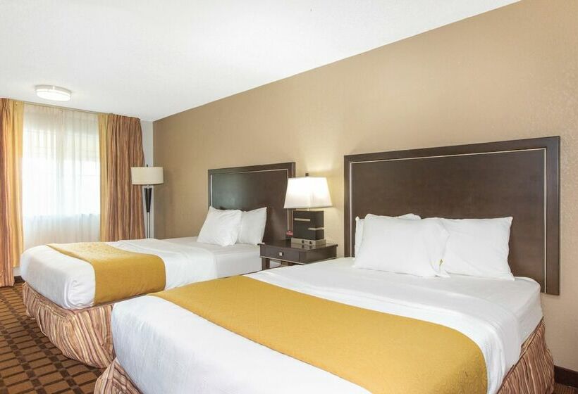 جناح, Baymont By Wyndham Roseburg