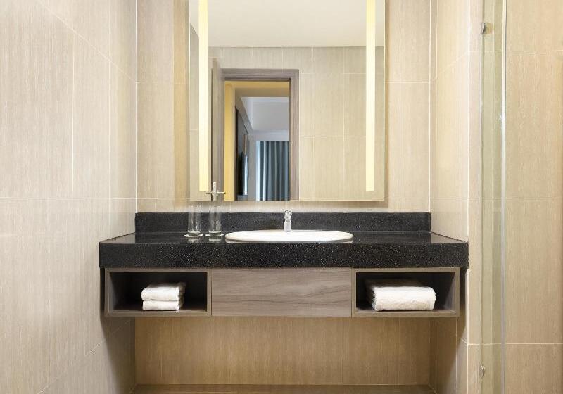 מיטת קינג בסוויטה, Fairfield By Marriott Belitung