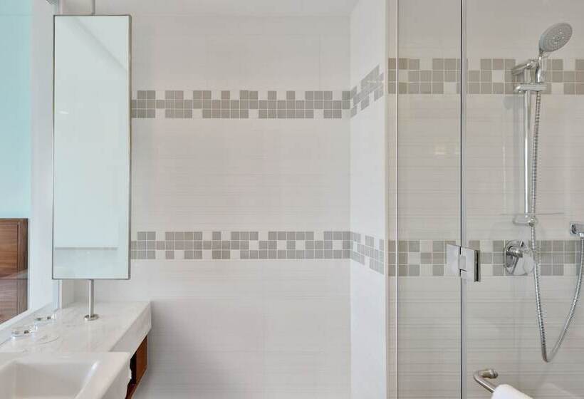 Номер Premium Вид на Бассейн, Fairfield By Marriott Sriperumbudur