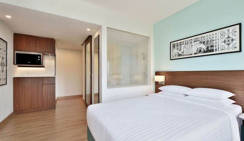 Номер Premium Вид на Бассейн, Fairfield By Marriott Sriperumbudur