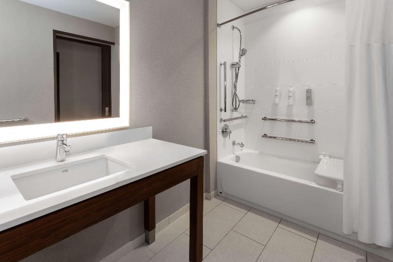 اتاق استاندارد برای معلولان, Hampton Inn Nashville Airport Century Place, Tn