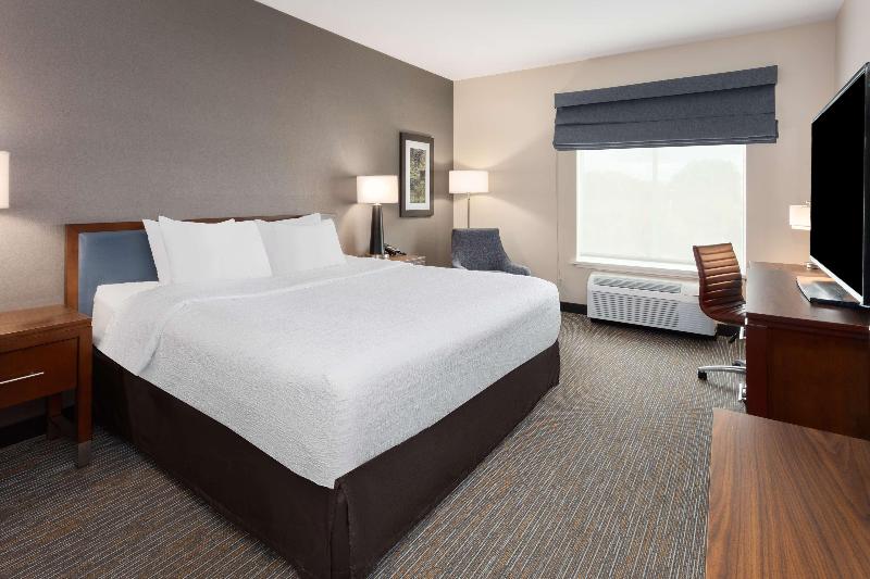 اتاق استاندارد با تخت بزرگ برای معلولان, Hampton Inn Nashville Airport Century Place, Tn