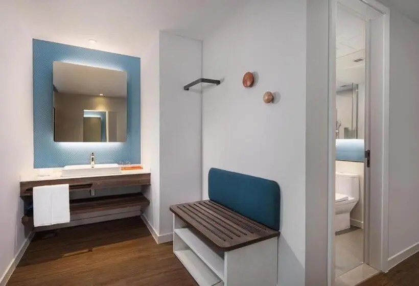 身障者適用キングサイズベッドルーム, Holiday Inn & Suites Langfang New Chaoyang, An Ihg