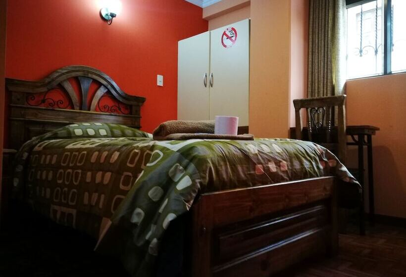 اتاق استاندارد یک نفره, Bolivian Heights Hostel
