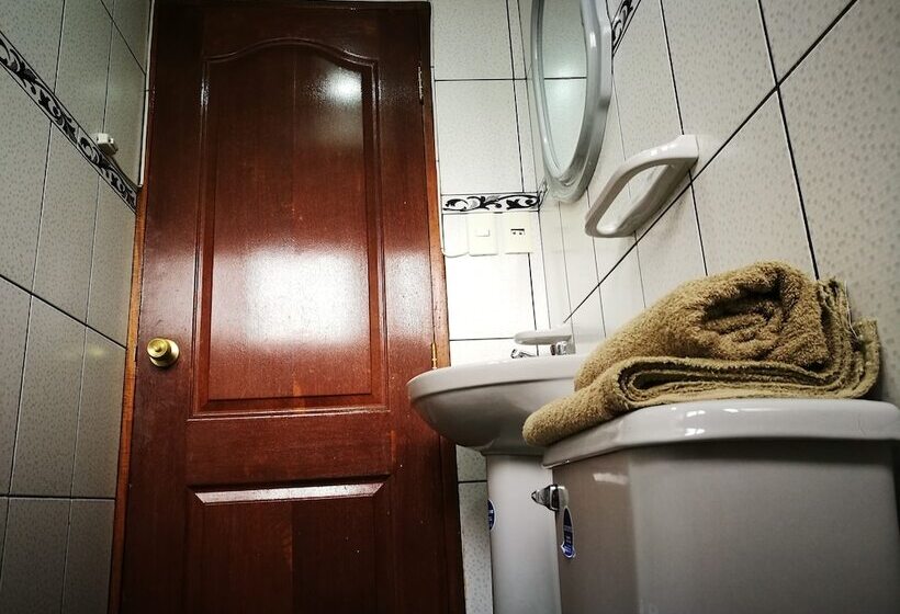 اتاق لوکس, Bolivian Heights Hostel