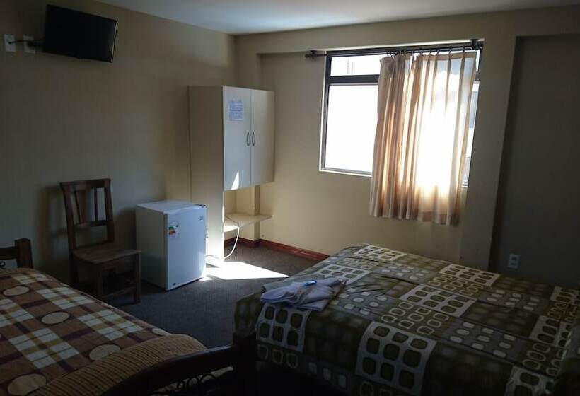 اتاق استاندارد با سرویس بهداشتی مشترک, Bolivian Heights Hostel