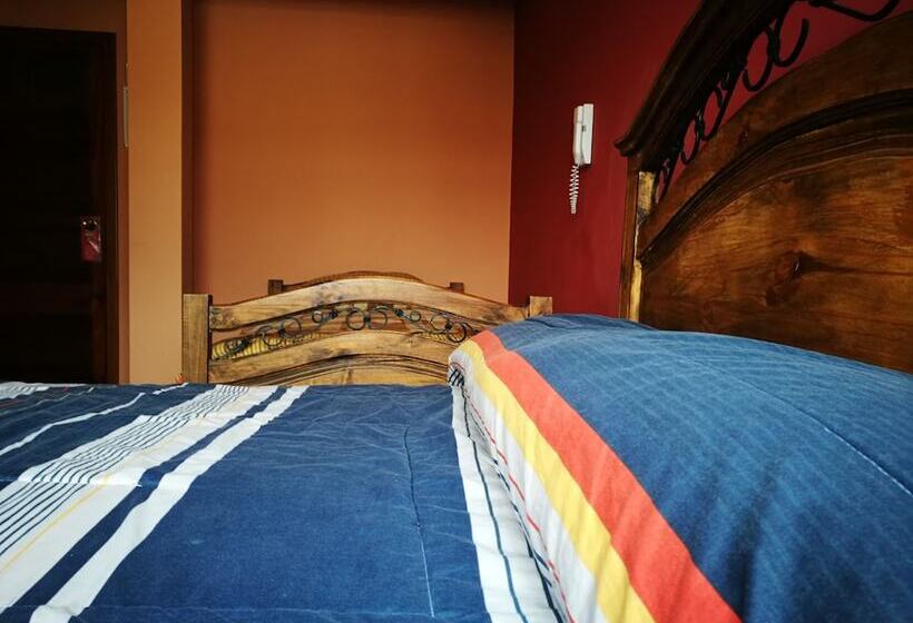 اتاق خانوادگی با سرویس بهداشتی مشترک, Bolivian Heights Hostel