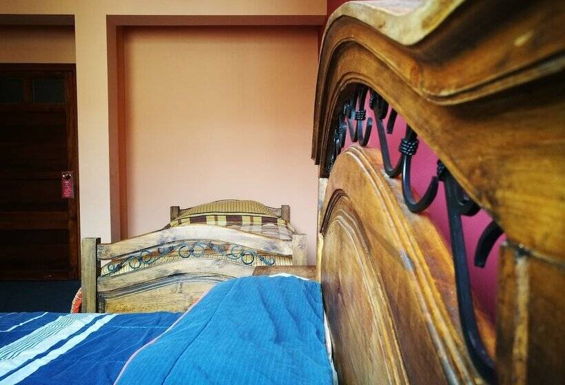 اتاق خانوادگی با سرویس بهداشتی مشترک, Bolivian Heights Hostel