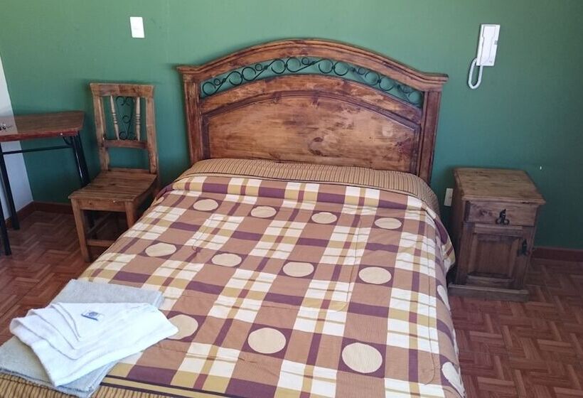 اتاق استاندارد یک نفره, Bolivian Heights Hostel