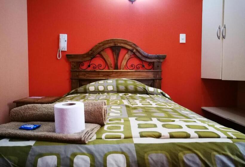 اتاق استاندارد یک نفره, Bolivian Heights Hostel