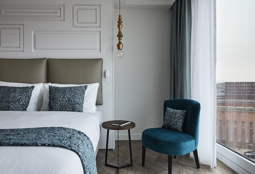 Номер Премиум, Indigo Dresden   Wettiner Platz, An Ihg
