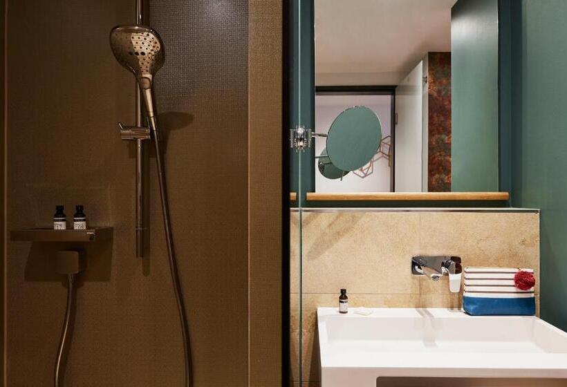 Номер Стандарт, Indigo Dresden   Wettiner Platz, An Ihg