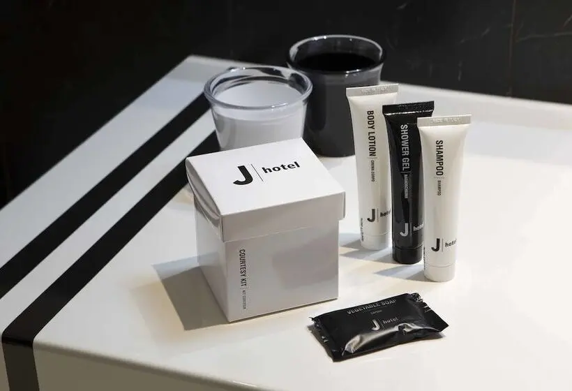 اتاق لوکس, J Hotel