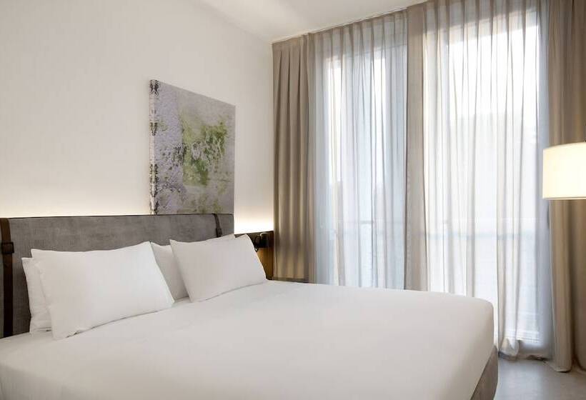 غرفة ديلوكس, J Hotel