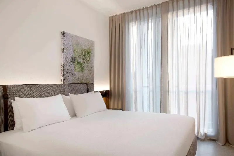 اتاق لوکس, J Hotel