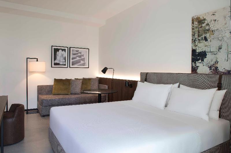 غرفة تنفيذية, J Hotel