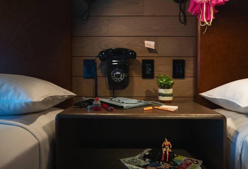 اتاق استاندارد با 2 تخت دوبل, Moxy Nyc Downtown