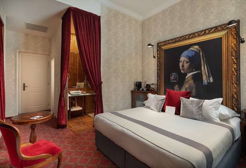 חדר סופריור, Mystery Hotel Budapest