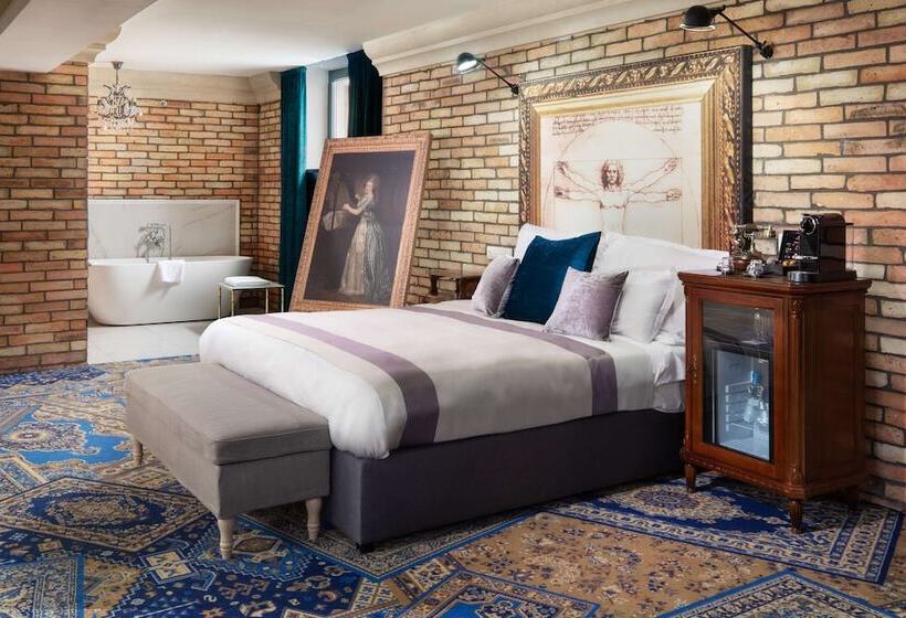 סוויטה, Mystery Hotel Budapest