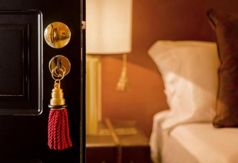 Полулюкс, Palazzo Presta