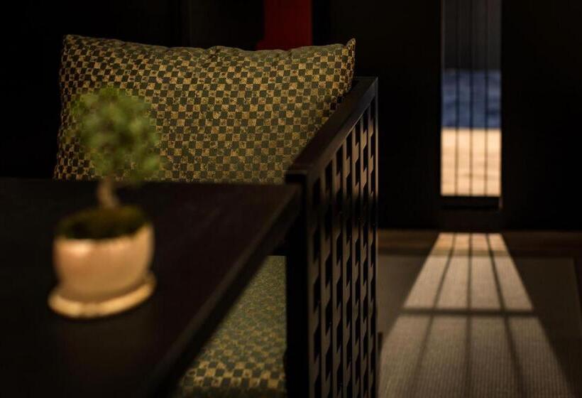 Quarto Estandar Cama King, Resol Trinity Kyoto