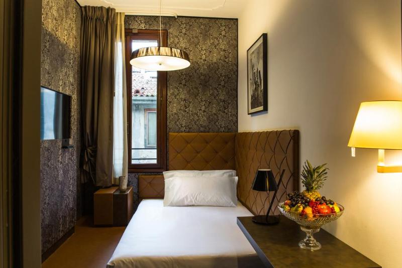 اتاق اکونومی, Riva Del Vin  Boutique