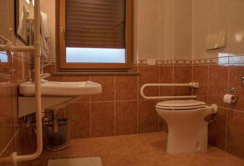 Номер Стандарт Индивидуальный, Ruggiero Park