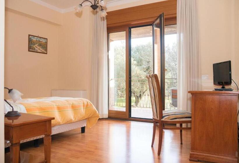 Номер Стандарт Индивидуальный, Ruggiero Park