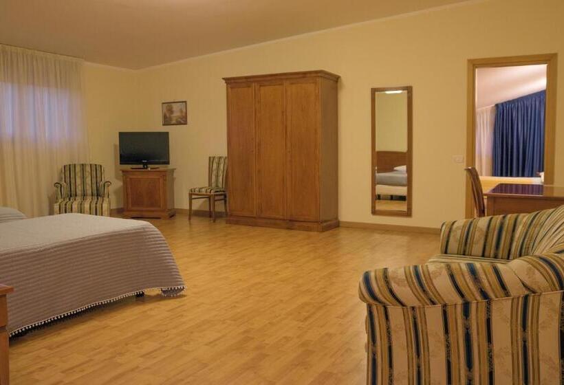 Полулюкс, Ruggiero Park