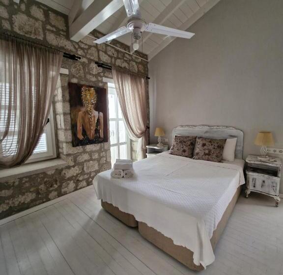 Номер Стандарт, Simira